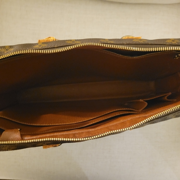 Louis Vuitton Voyage Briefcase - Picture 13 of 16